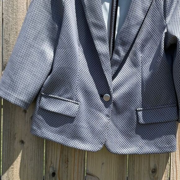Take 50% OFF- NYCC Clothing Gray Tailored Jacket, Size-L - Picture 4 of 8